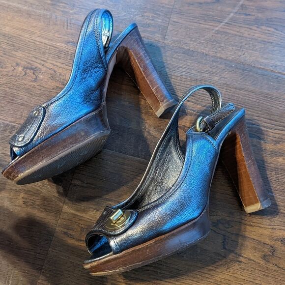 Coach platform Open Toe Clasp Strap Heel 6.5B - Metallic Silver - Picture 2 of 5